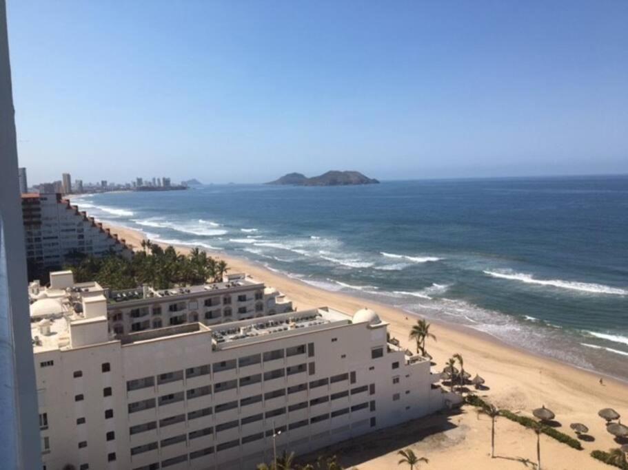 Beautiful 3 Bedroom, Fully Furnished, On The Beach Масатлан Экстерьер фото